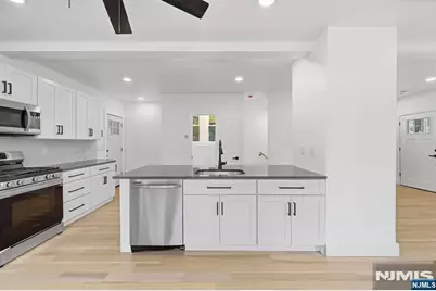 63 Wyckoff Avenue, Waldwick, NJ 07463 - Photo 10
