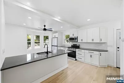 63 Wyckoff Avenue, Waldwick, NJ 07463 - Photo 8
