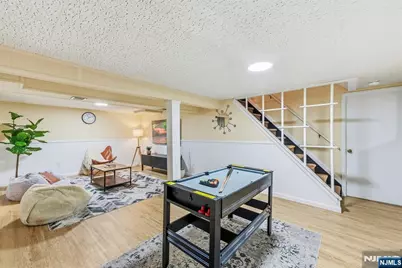 454 Lasalle Avenue, Hasbrouck Heights, NJ 07604 - Photo 18