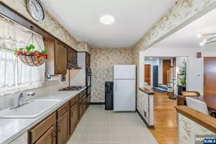 454 Lasalle Ave, Hasbrouck Heights, NJ 07604 - Photo 12