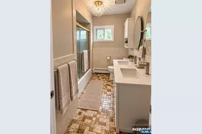 345 Weart Avenue, Lyndhurst Township, NJ 07071 - Photo 6