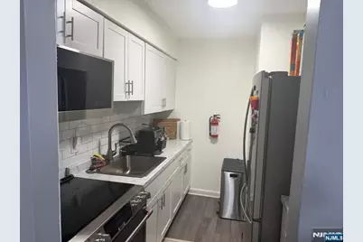 293-307 Main Street 2 #2, Belleville, NJ 07109 - Photo 4