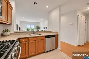 333 The Promenade, Edgewater, NJ 07020 - Photo 12