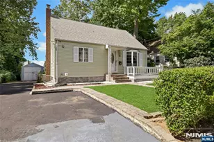 30 John Pl, Bergenfield, NJ 07621 - Photo 2