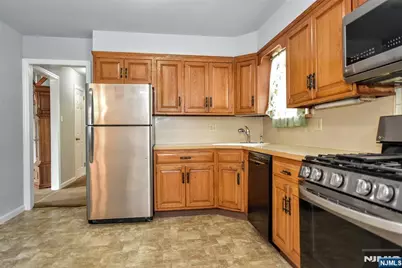 58 Pine, Midland Park, NJ 07432 - Photo 10