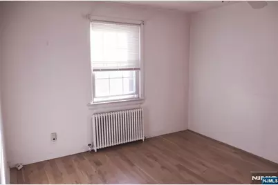 129 River Drive B #B, Elmwood Park, NJ 07407 - Photo 4