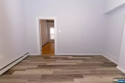 154 Undercliff Avenue 1 #1, Edgewater, NJ 07020 - Photo 6