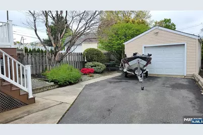 749 Ten Eyck Avenue, Lyndhurst Township, NJ 07071 - Photo 22