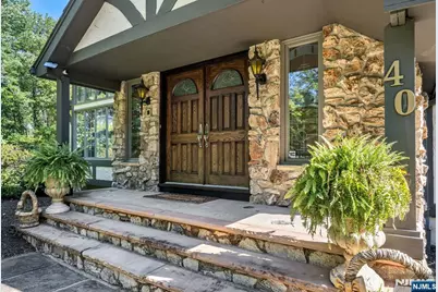 40 Mohegan Trail, Saddle River, NJ 07458 - Photo 2