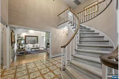 40 Mohegan Trail, Saddle River, NJ 07458 - Photo 4
