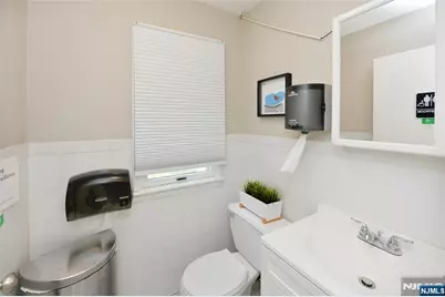 24 Farview Terrace, Paramus, NJ 07652 - Photo 20