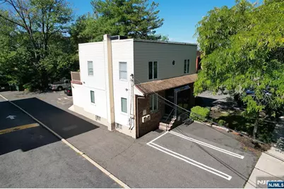 24 Farview Terrace, Paramus, NJ 07652 - Photo 32