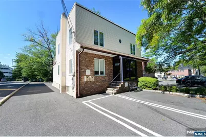 24 Farview Terrace, Paramus, NJ 07652 - Photo 2