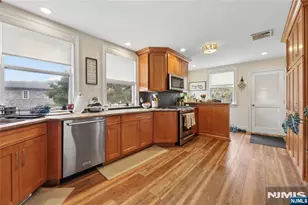290 Columbia Ave, Fort Lee, NJ 07024 - Photo 22