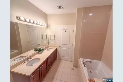2113 Windsor Park Court #113, Englewood, NJ 07631 - Photo 10