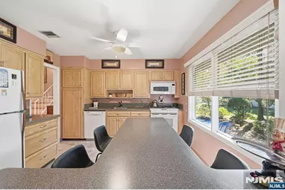 298 Webster Drive, New Milford, NJ 07646 - Photo 8