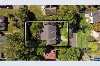 10 Day Avenue, Tenafly, NJ 07670 - Photo 48