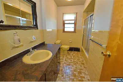 233 8th Street, Palisades Park, NJ 07650 - Photo 12