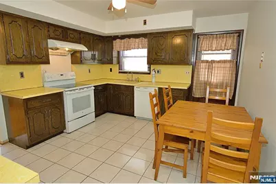 233 8th Street, Palisades Park, NJ 07650 - Photo 8