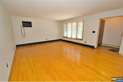 233 8th Street, Palisades Park, NJ 07650 - Photo 4