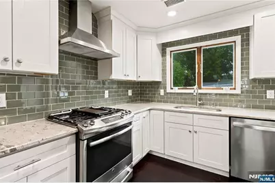 160 Arlington Boulevard, North Arlington, NJ 07031 - Photo 18