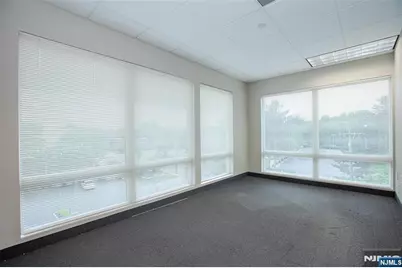 860 Wyckoff Avenue, Mahwah, NJ 07430 - Photo 22