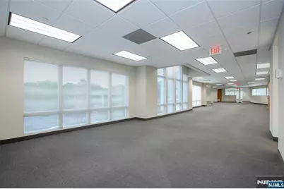 860 Wyckoff Avenue, Mahwah, NJ 07430 - Photo 20