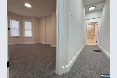 661 Stuyvesant Avenue, Trenton, NJ 08618 - Photo 4
