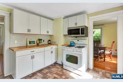 509 Farview Street, Ridgewood, NJ 07450 - Photo 2