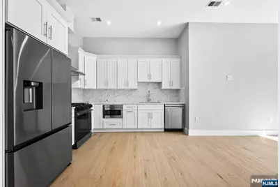 126 De Kalb Avenue 1A #1A, Jersey City, NJ 07306 - Photo 6