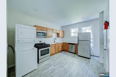 193 Clerk Street, Jersey City, NJ 07305 - Photo 4