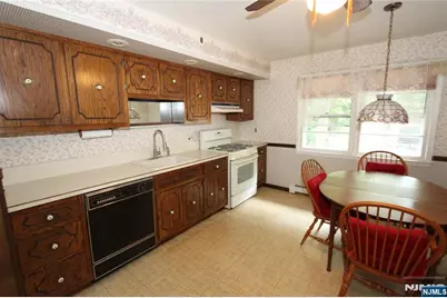 10 Bayberry Drive, Montvale, NJ 07645 - Photo 8