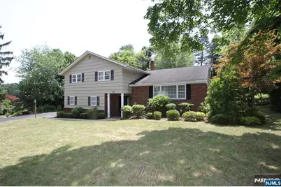 10 Bayberry Drive, Montvale, NJ 07645 - Photo 2