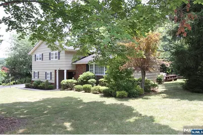10 Bayberry Drive, Montvale, NJ 07645 - Photo 16