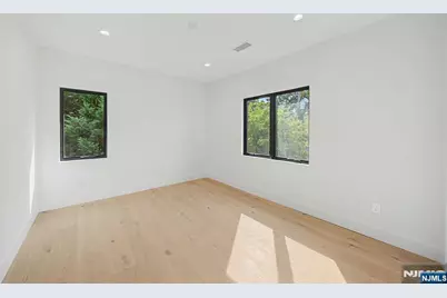 66 Jefferson Avenue, Tenafly, NJ 07670 - Photo 28