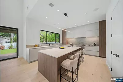 66 Jefferson Avenue, Tenafly, NJ 07670 - Photo 8