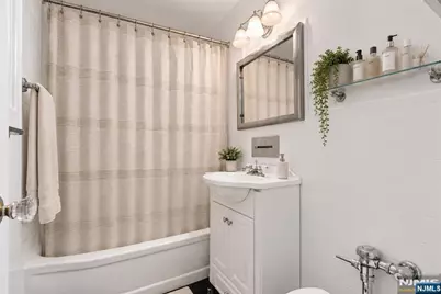1450 Palisade Avenue 6F #6F, Fort Lee, NJ 07024 - Photo 12