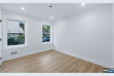 92 Speedway Avenue, Newark, NJ 07106 - Photo 40
