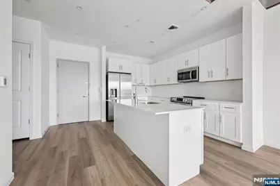 2 Executive Drive 813 #813, Fort Lee, NJ 07024 - Photo 6