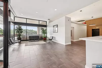 2 Executive Drive 813 #813, Fort Lee, NJ 07024 - Photo 2