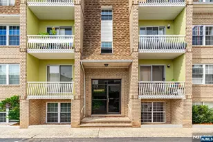 272 Walnut Street 5D, Newark, NJ 07105 - Photo 1