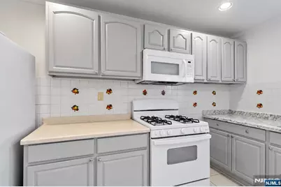 303 43rd Street, Union City, NJ 07087 - Photo 4