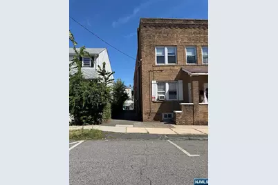 135 Hoyt 2 #2, Kearny, NJ 07032 - Photo 1