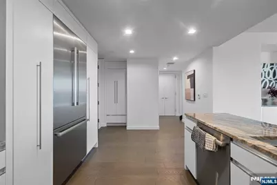 320 Adolphus Avenue 807 #807, Cliffside Park, NJ 07010 - Photo 16