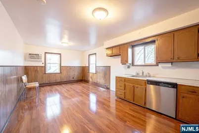 2183 Hudson Street 2nd Fl #2nd Fl, Fort Lee, NJ 07024 - Photo 2