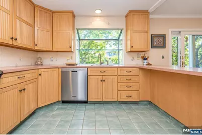 175 Riverdale Street, Hillsdale, NJ 07642 - Photo 12