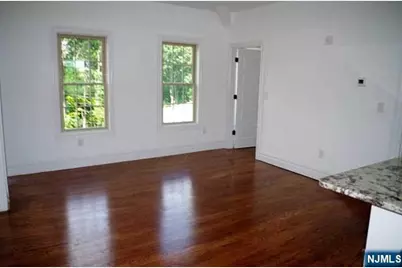 19 Dumont Avenue 2 #2, Clifton, NJ 07013 - Photo 4