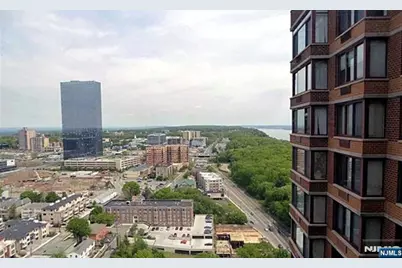 100 Old Palisade Road 3916 #3916, Fort Lee, NJ 07024 - Photo 8