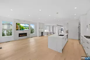 13 Lasher Ln, Edgewater, NJ 07020 - Photo 16