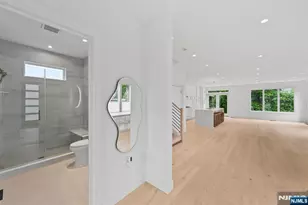 13 Lasher Ln, Edgewater, NJ 07020 - Photo 22